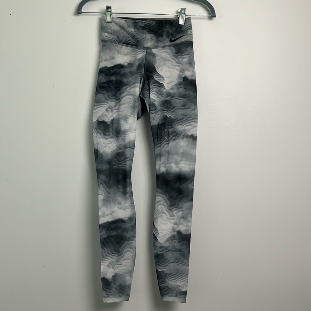 Nike| Dri-Fit Mesh Leggings with Attached Bike Shorts sz XS